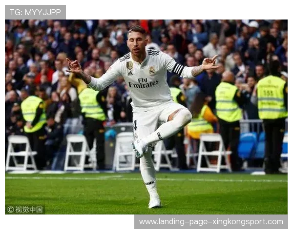 维尼修斯高速切入创造第二落点机会，皇马边线发挥完美